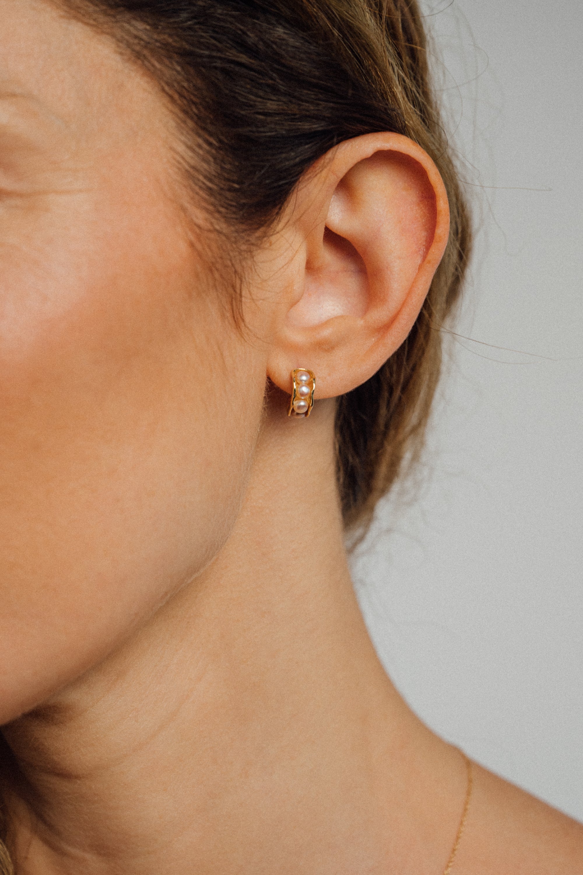 18K Pearl Hoops Mini