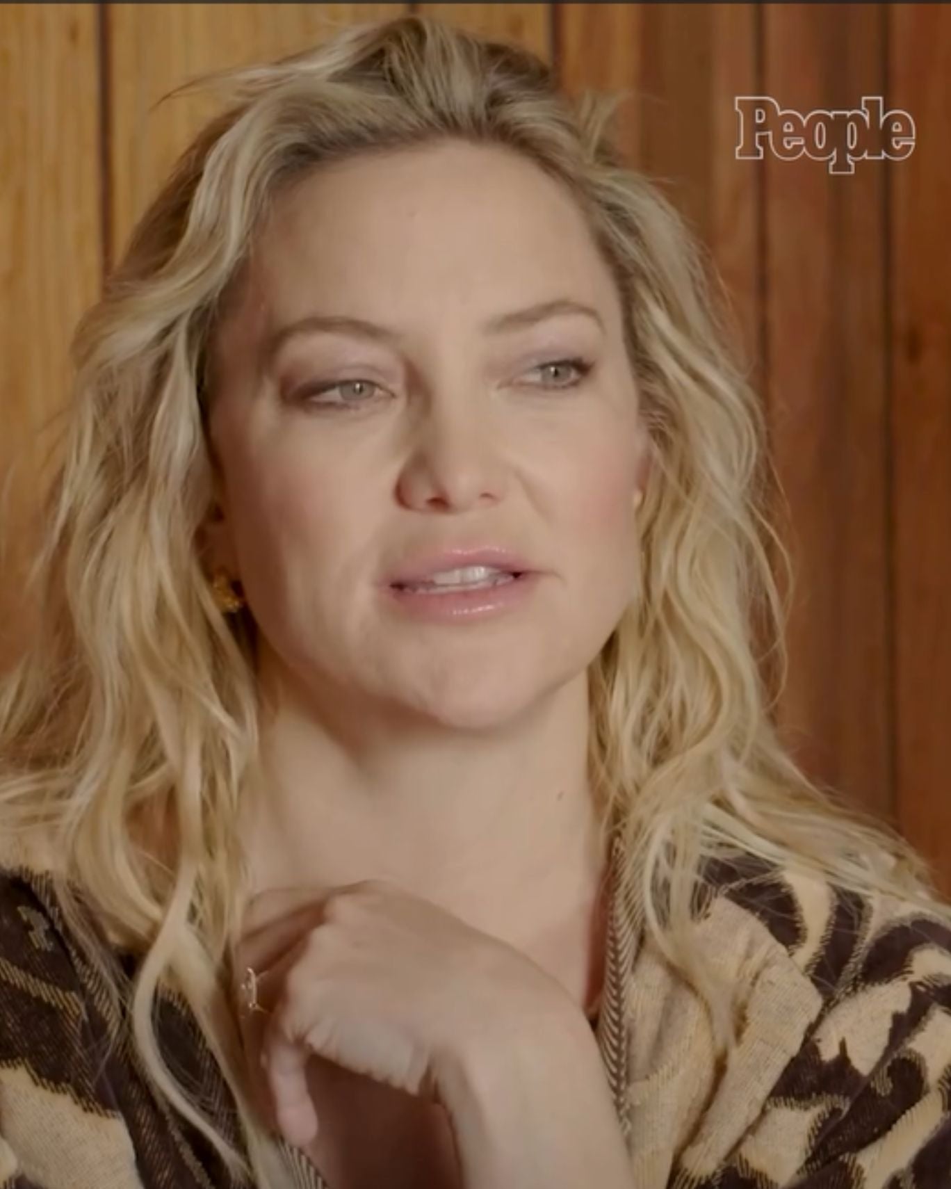 Kate Hudson wearing LP Embrace Earrings in gold