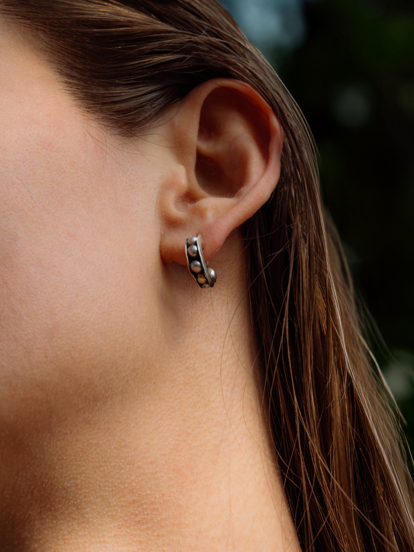 Pearl Hoops Medium