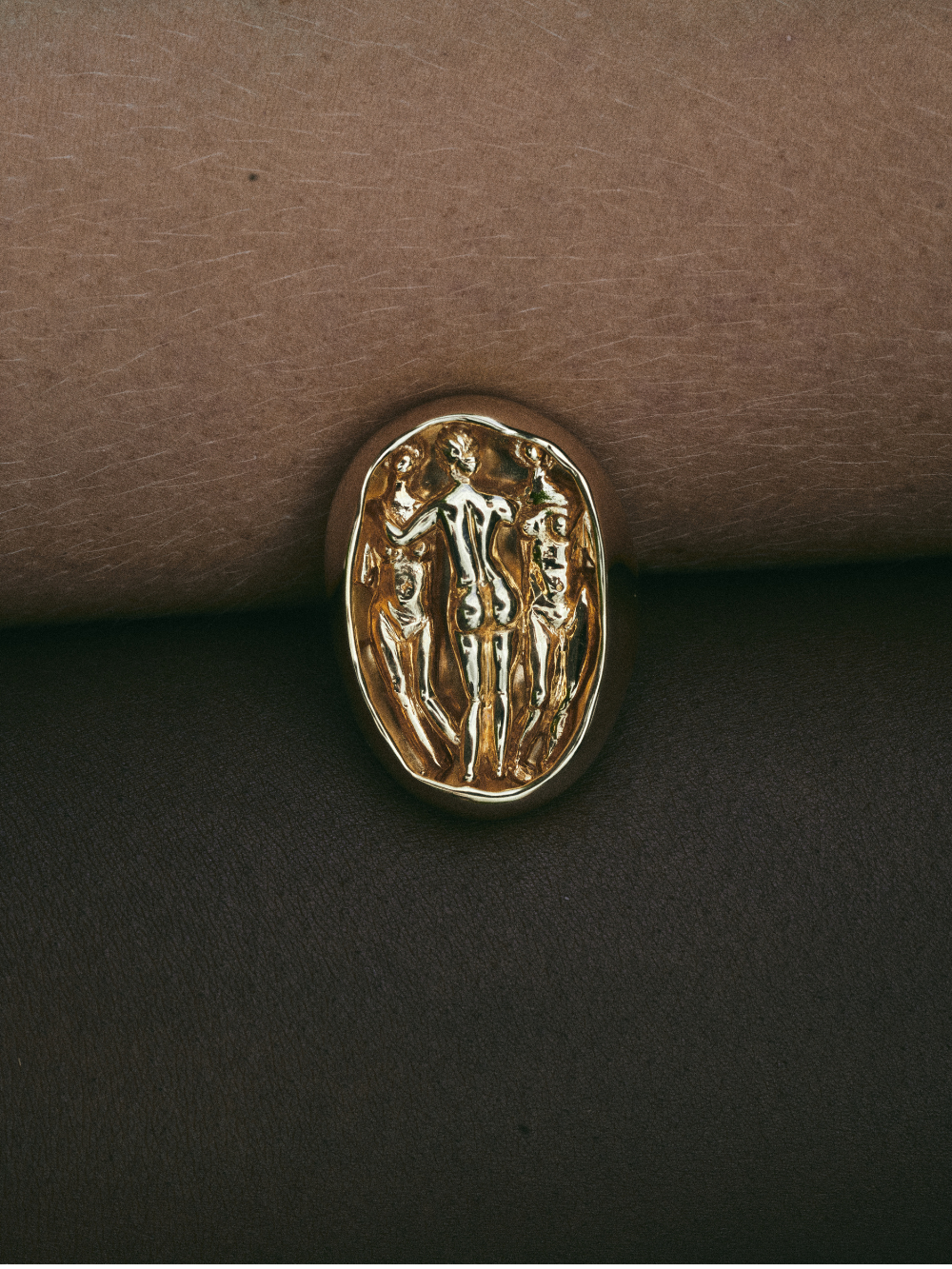 Image of an 18k yellow gold fine Roman Three Graces ring from Carina Hardy. Inspired by Botticelli's sculpture, ideal for fine jewelry enthusiasts.