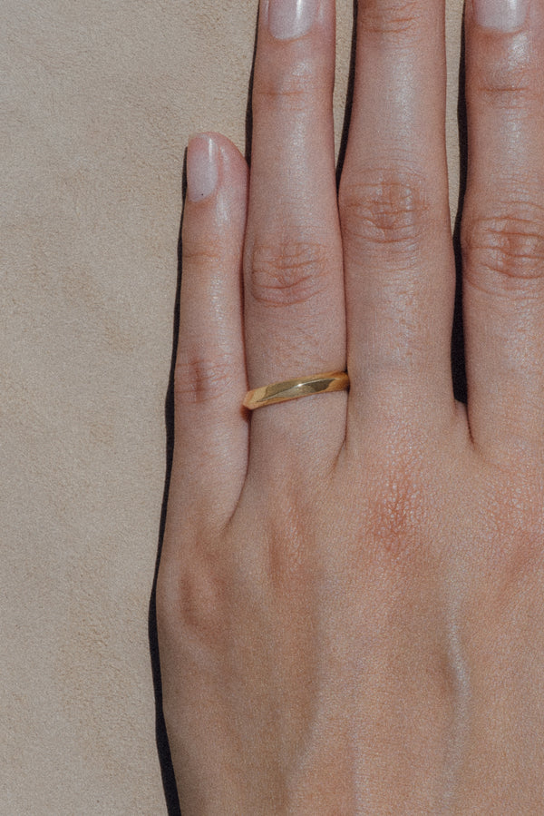 18K Sand Dune Band Ring