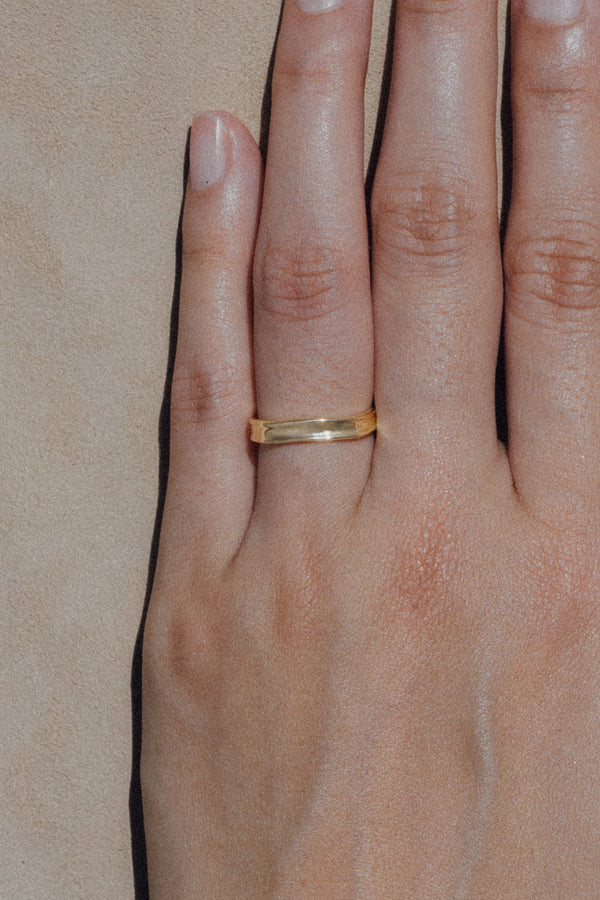 18K Riverbed Band Ring