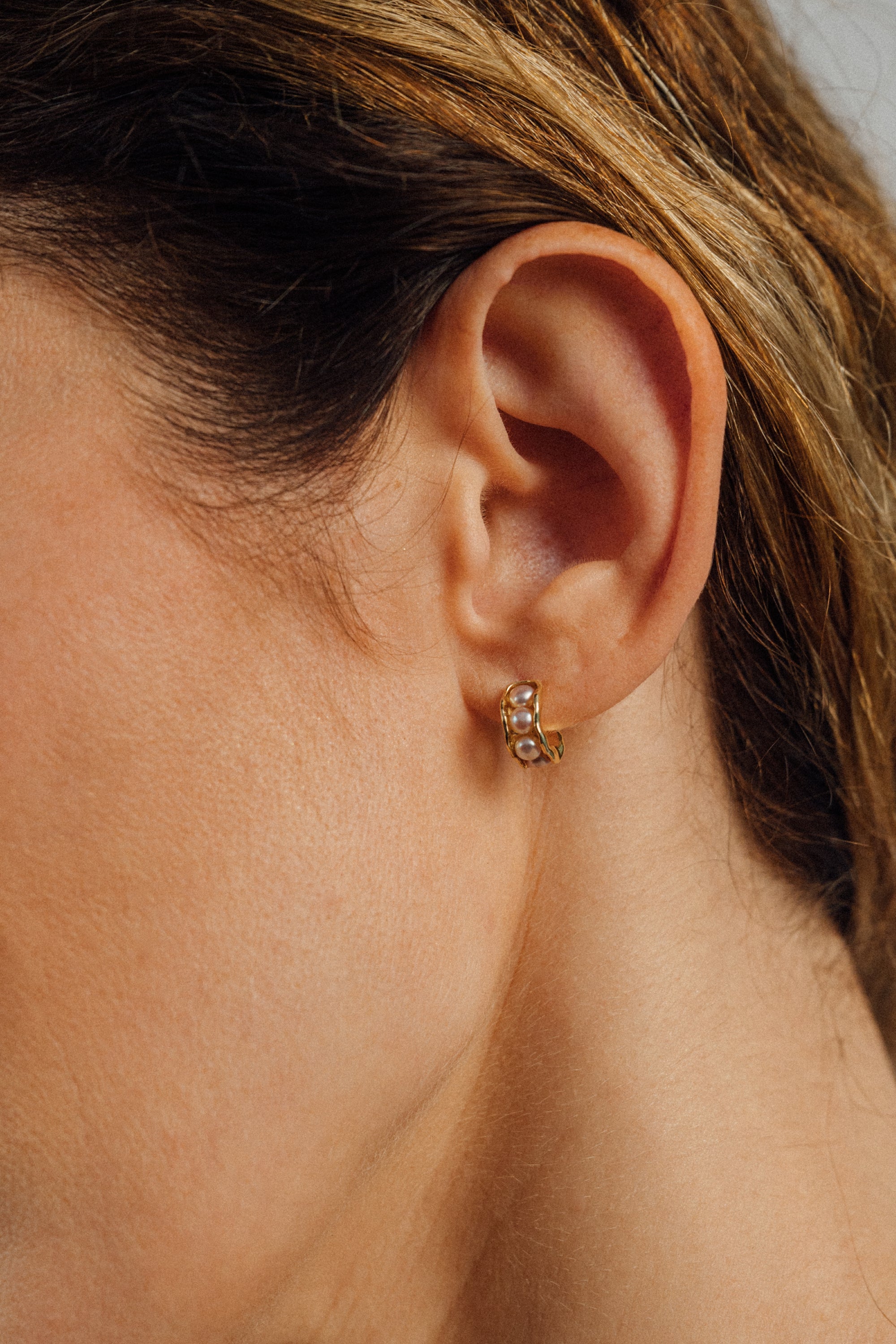 18K Pearl Hoops Mini