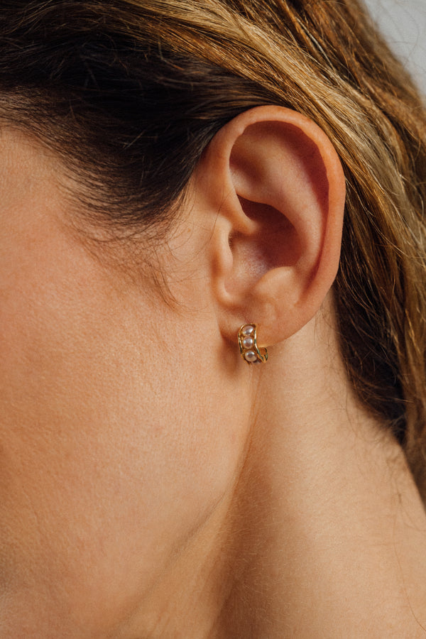 18K Pearl Hoops Mini