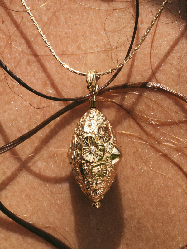 18K Lilypad Spinning Pendant