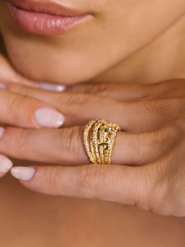 18K Pavé Arched Ring